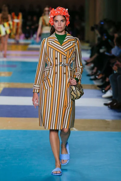 Look 38